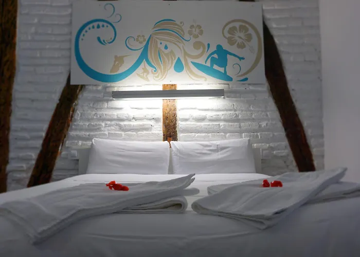 Aliciazzz 招待所 2*