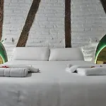 Pension Aliciazzz Bed And Breakfast Bilbao Pensionat Bilbao